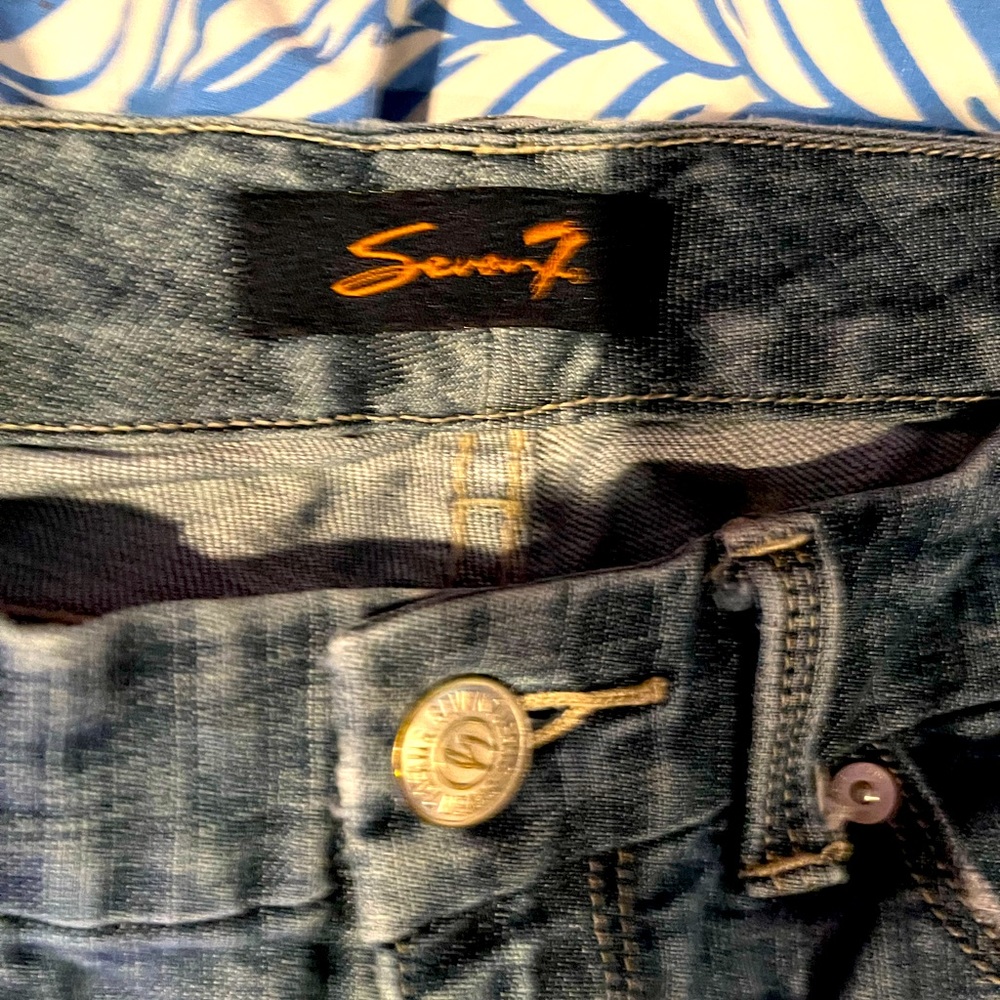 Seven jeans size 4 in good shape lots of wear left